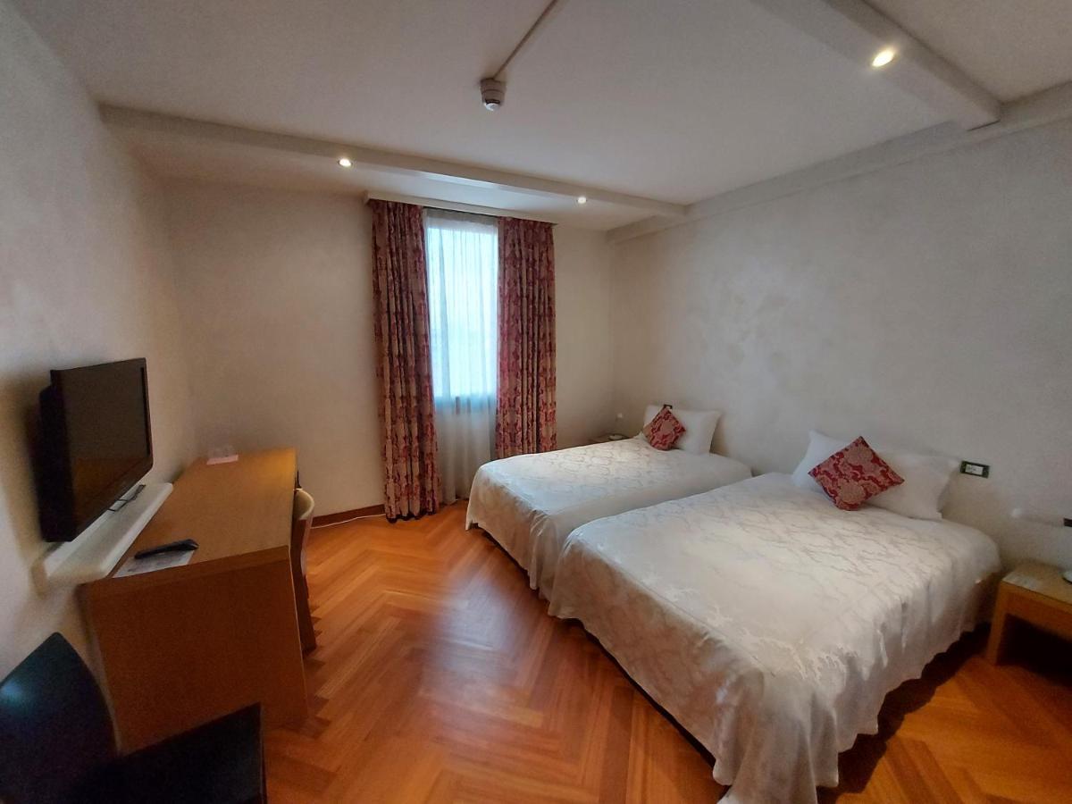 Hotel Posta 77 San Giorgio In Bosco Exteriér fotografie