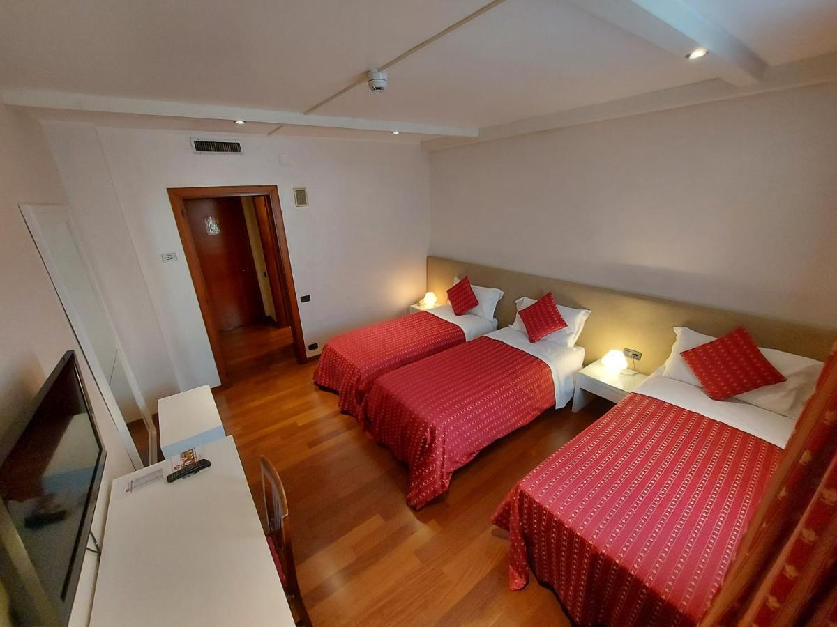 Hotel Posta 77 San Giorgio In Bosco Exteriér fotografie