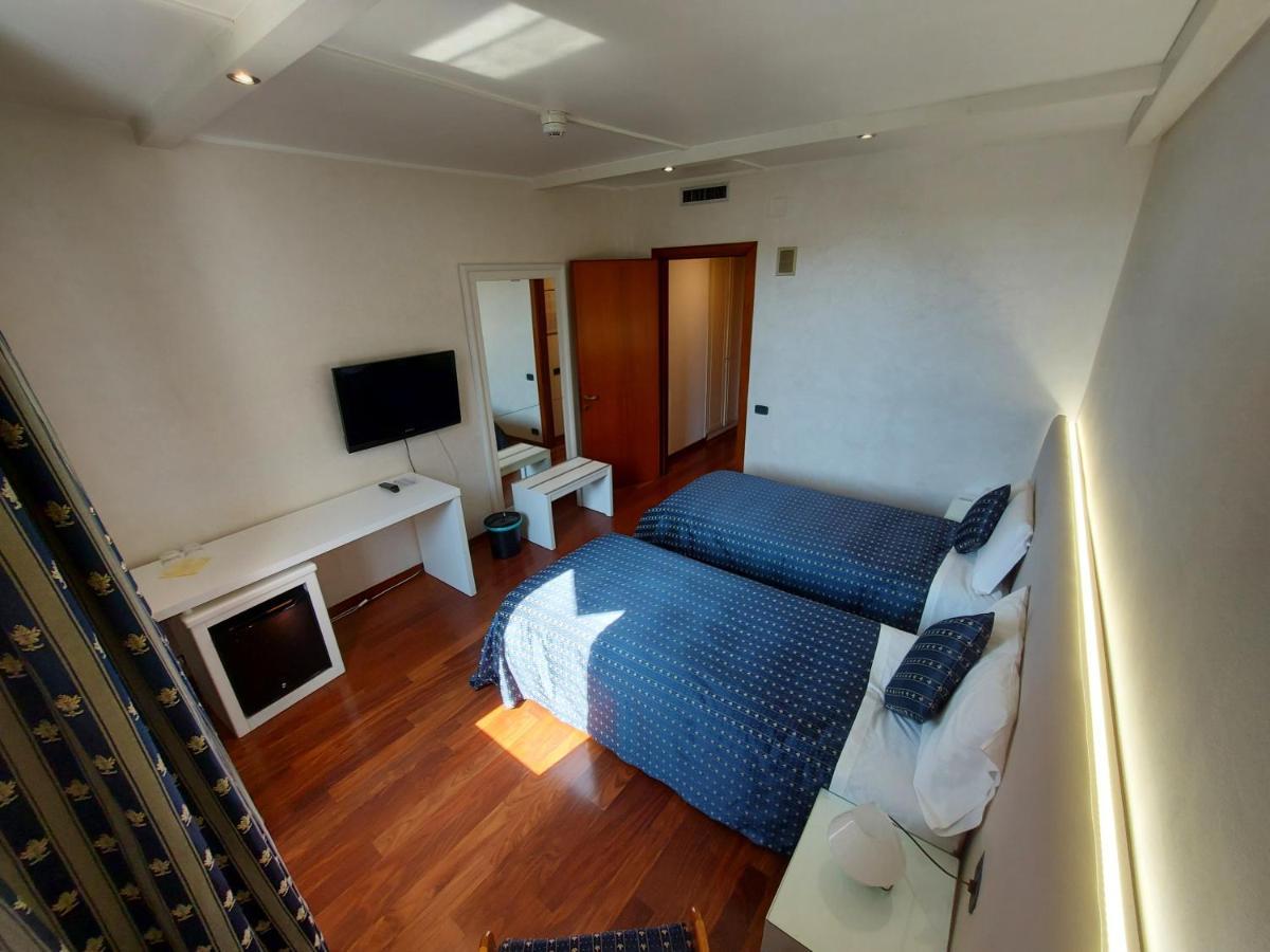 Hotel Posta 77 San Giorgio In Bosco Exteriér fotografie