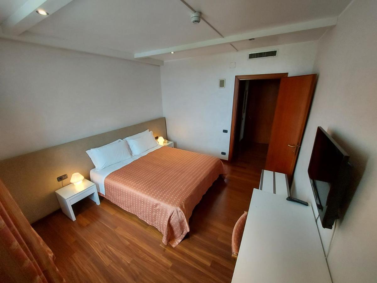 Hotel Posta 77 San Giorgio In Bosco Exteriér fotografie
